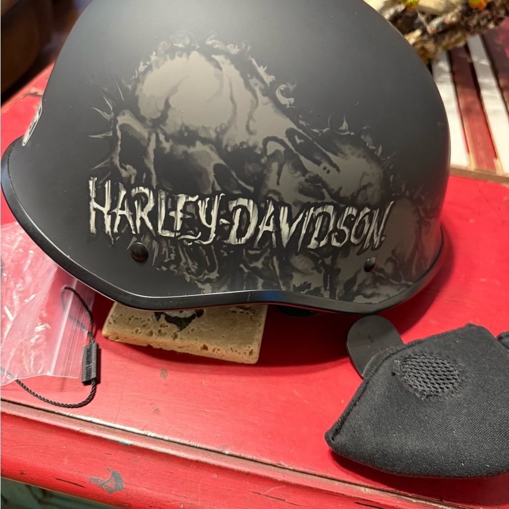 Harley-Davidson Matte Black Helmet with Gray Accents